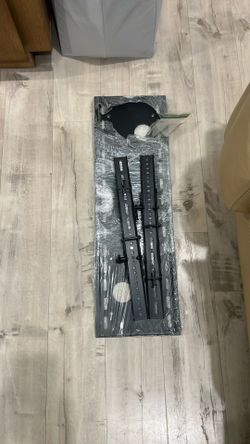 Samsung Flat Screen TV And Wall Mount