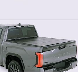 Toyota Tundra hard Bed Cover