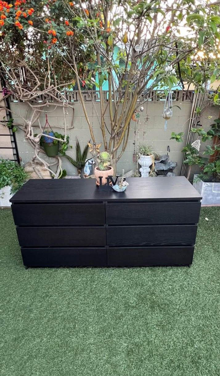 DRESSER 6 DRAWERS