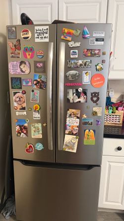 Frigidaire stainless steal refrigerator water/ice  **avail last week of May**