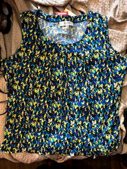 Sleeveless shirt