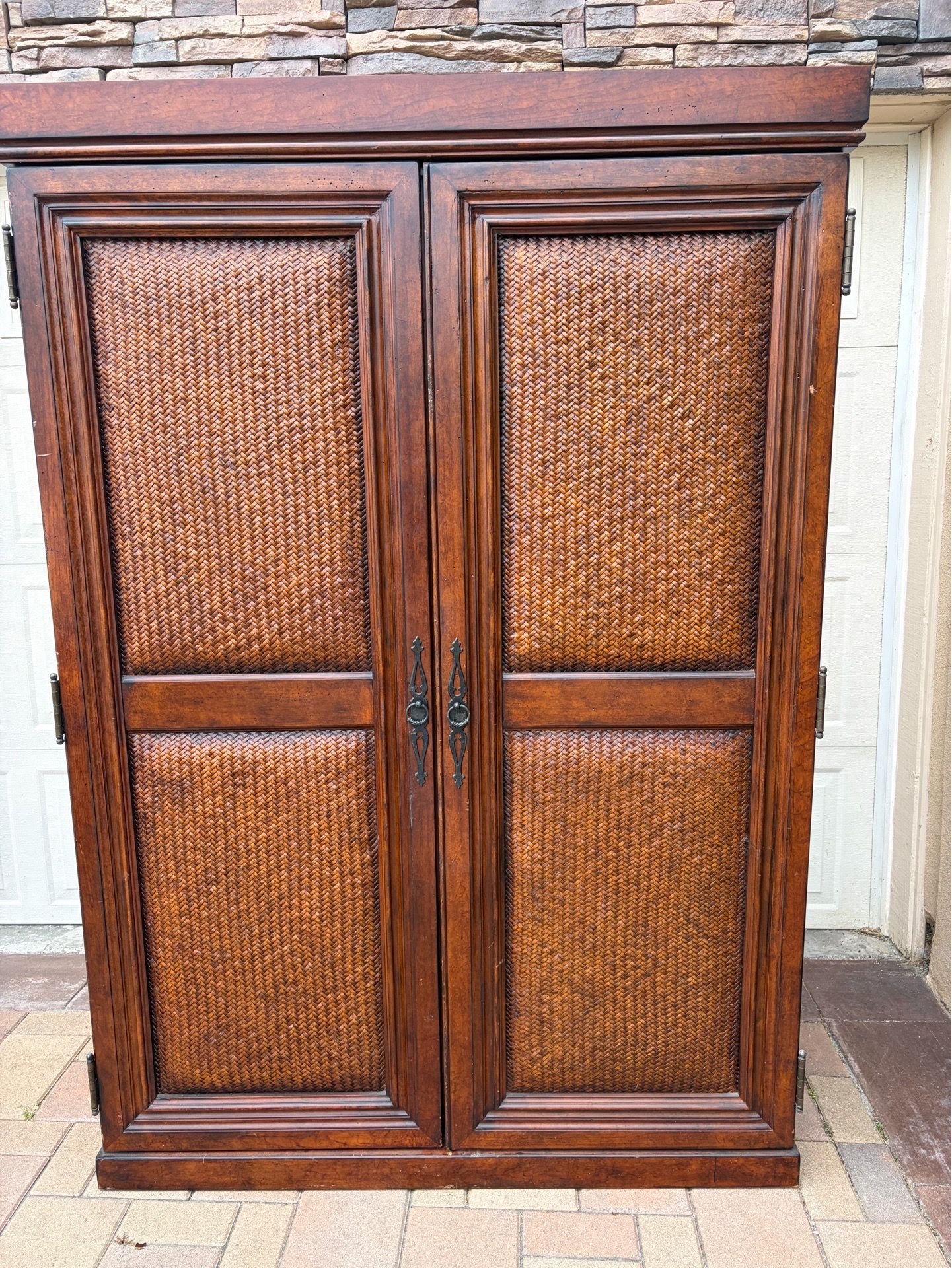 Free cabinet