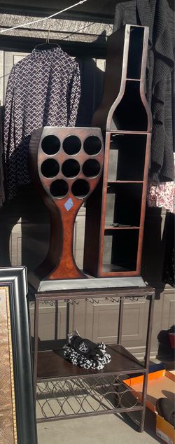 Wine rack w/table