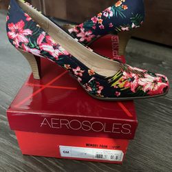 Aerosols women’s floral envy pump size 6 Hawaiian print 3 inch heels