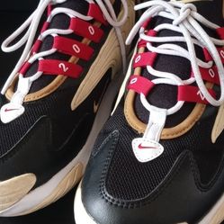 NIKE ZOOM 2K
