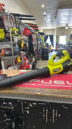 RYOBI ONE+ HP 18V Brushless Whisper Series 130 MPH 510 CFM Cordless Battery Leaf blower