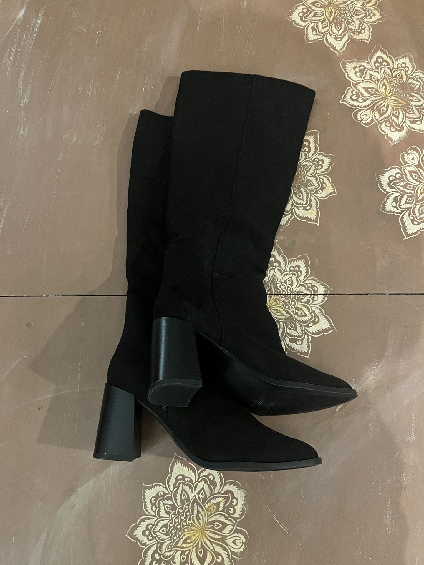 Never Worn Black Midcalf Boots With A Chunky Heel
