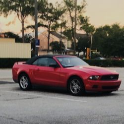 2010 Ford Mustang v6 Convertible