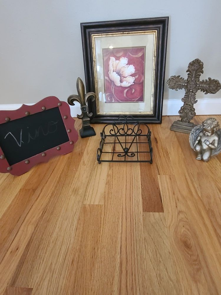 Miscellaneous home decor items. $5 each or best offer for everything