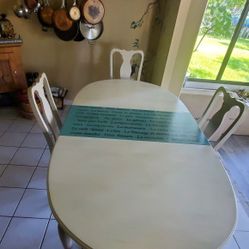 Dining room table with 4 chairs