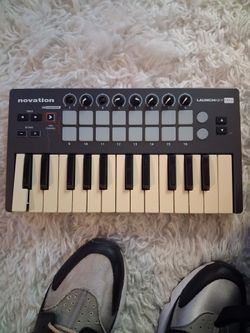 Novation midi keyboard