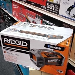 RIDGID 18V JOBSITE RADIO BLUETOOTH (TOOL ONLY)