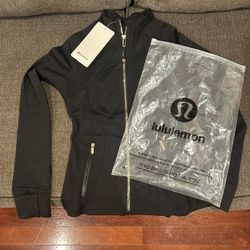 Size 8 Lululemon 