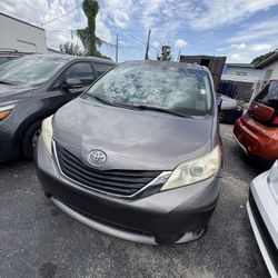 2013, Toyota Sienna