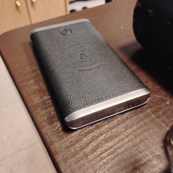 PhunkeeTree Battery Pack  C Charger / Wireless Charger
