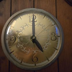Vintage Clock (Non Working) 