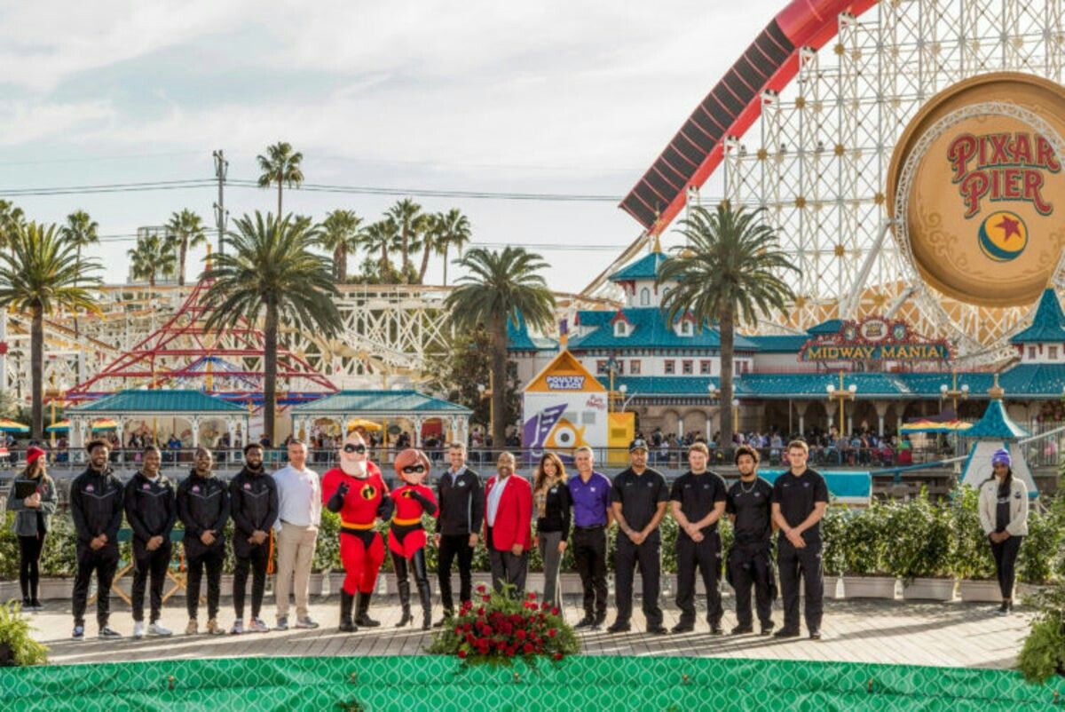 9 park hopper Tickets for 700$