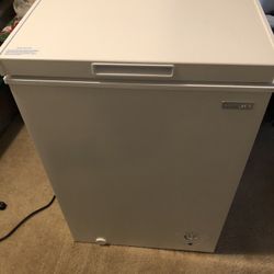 3.5 Cu  Igloo Deep Freezer 