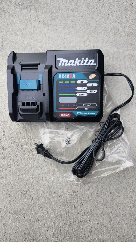 Makita 40v Charger