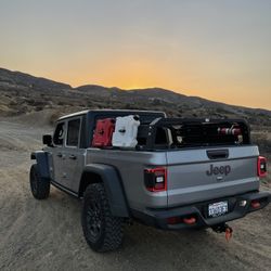 Jeep Gladiator Fishbone Off-Road Bed Rack