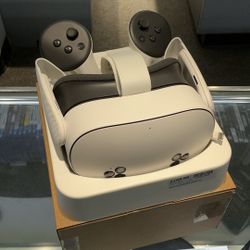Meta VR glasses quest 3S with box excellent condition