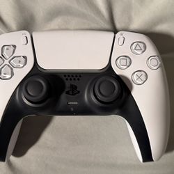 PS5 Dualsense Controller (newest model)