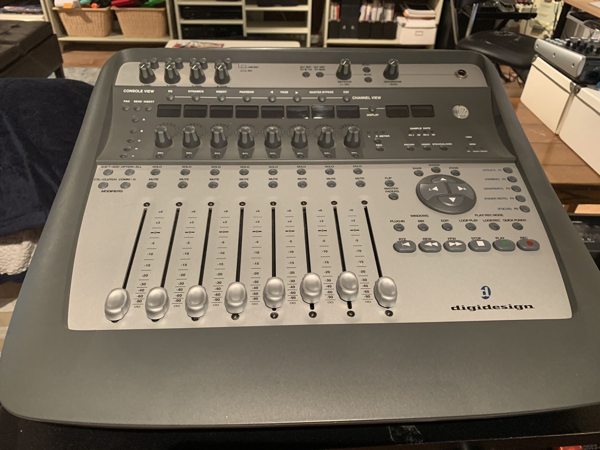 Digidesign 002 Console Firewire Audio Interface with Control Surface