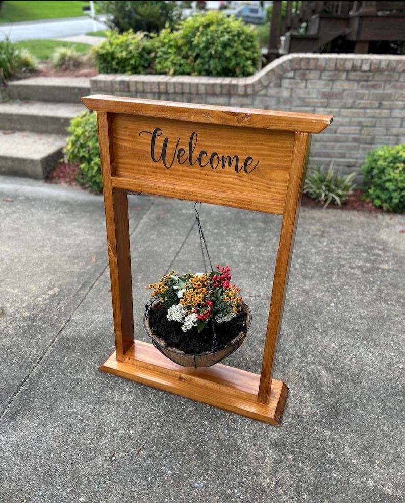 Custom welcome sign/planter