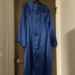 Oak Hall Graduation Cap & Gown