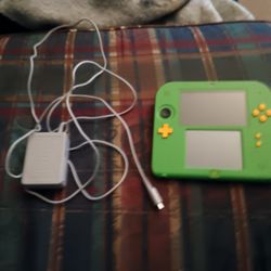 Nintendo 2DS Legend of Zelda edition With Charger 