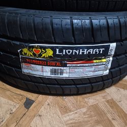 One 245/30/22 Lionheart