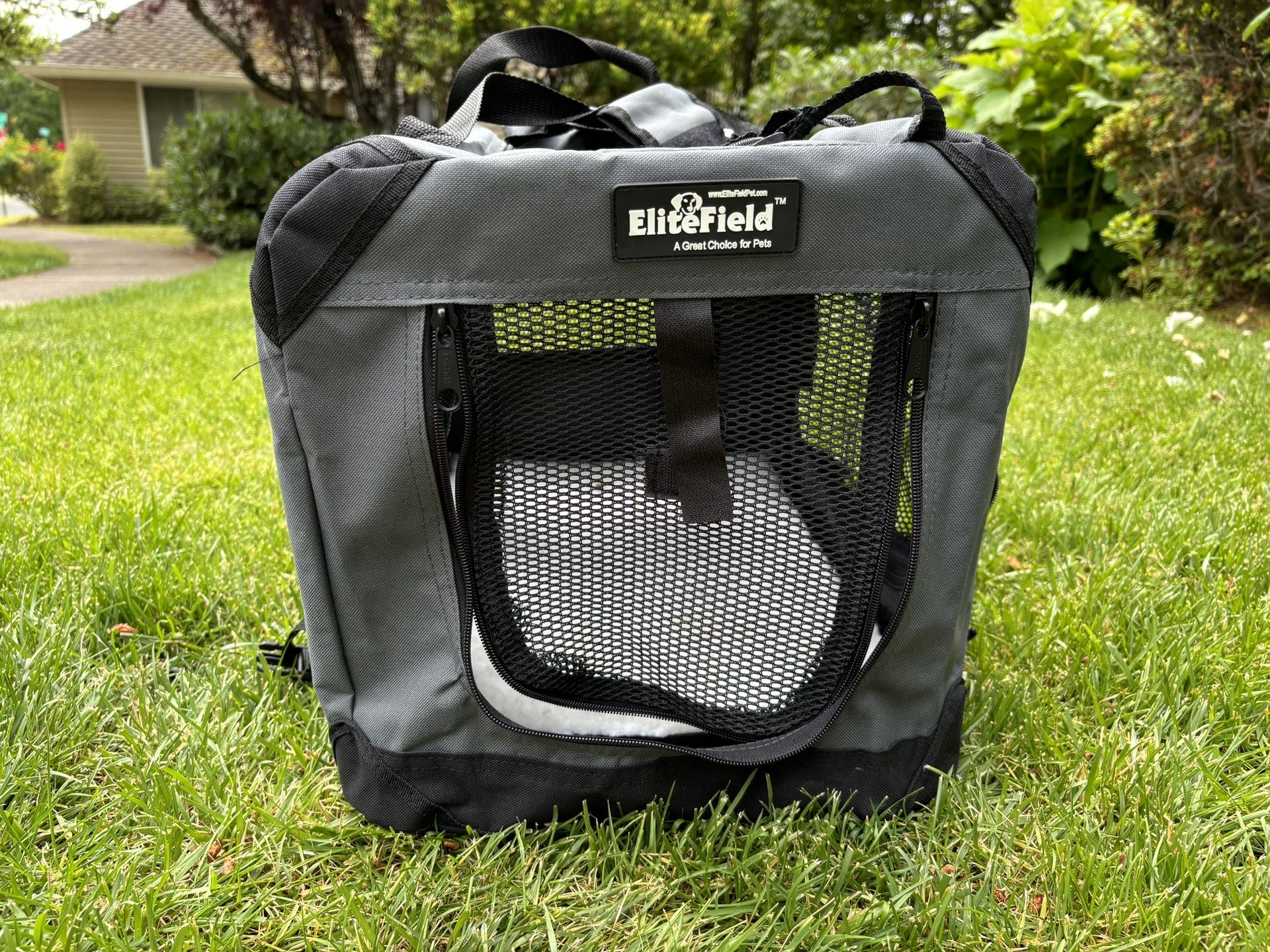 Collapsing Pet Carrier (used By Puppy Doodle)