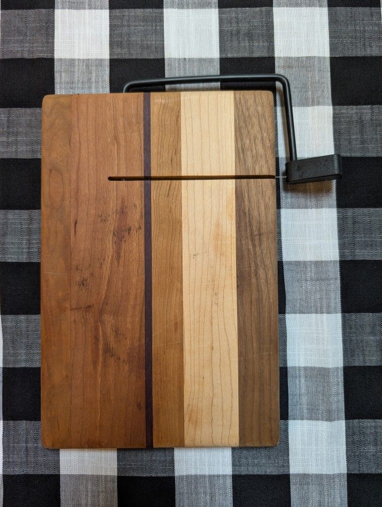 Wood Cheese Slicer Board – Multi-Tone Hardwood
