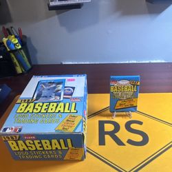 1987 Fleer Baseball Cards, 1 Unopened Sealed Wax PACK From Wax Box, 17 Cards 