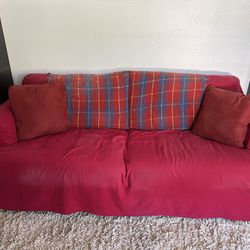 Couch With Quality Cushioning For The New Grad