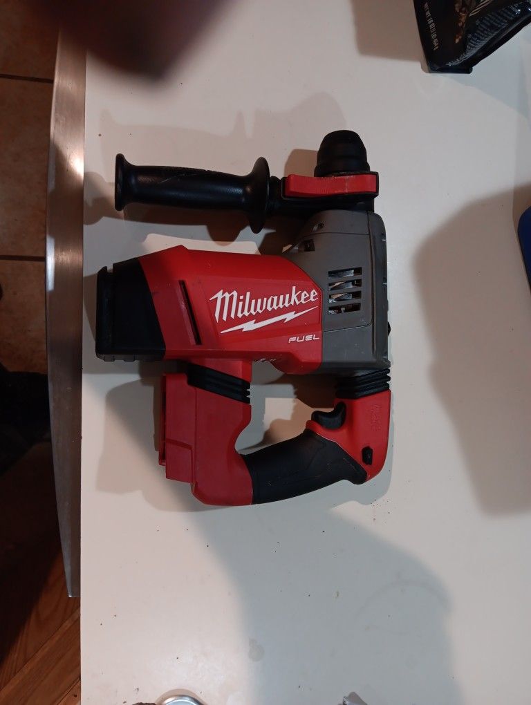 Milwaukee 1 1/8" SDS PLUS ROTARY HAMMER CAT#2715-20
