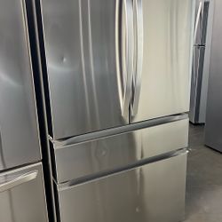 NEW OPEN BOX LG FOUR DOOR REFRIGERATOR STAINLESS STEEL 