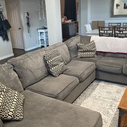 Loric 2024 smoke sectional