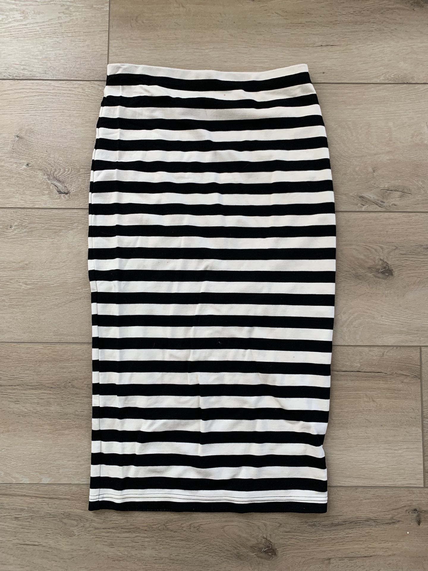 Women’s Small Black And White Striped Pencil Skirt 