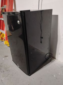 Mini refrigerator