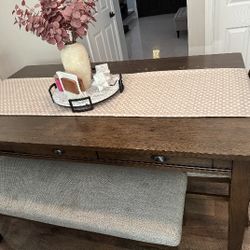 Kitchen DiningbTable
