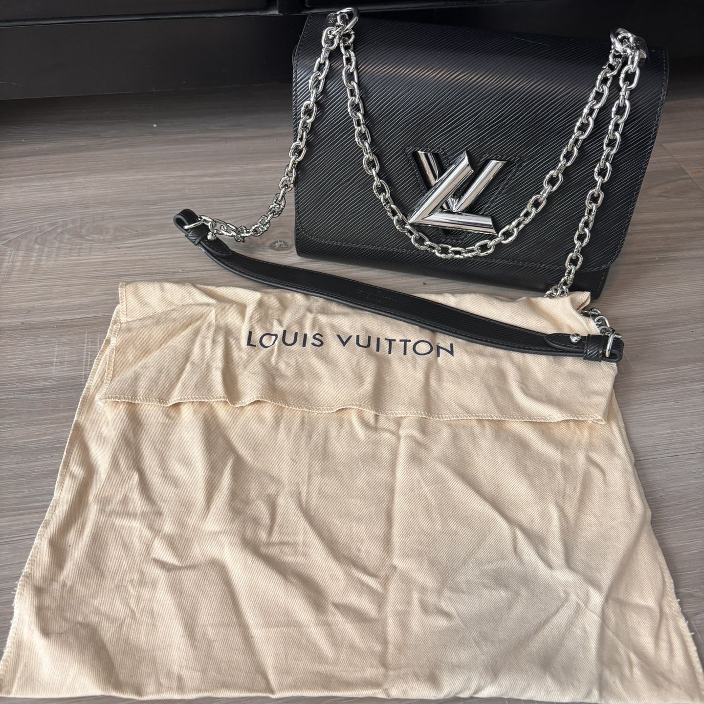 Louis Vuitton Black twist MM