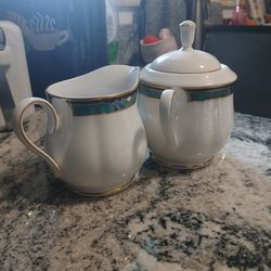 Kelly Lenox Debut Collection Fine Bone China Coffee Creamer Set