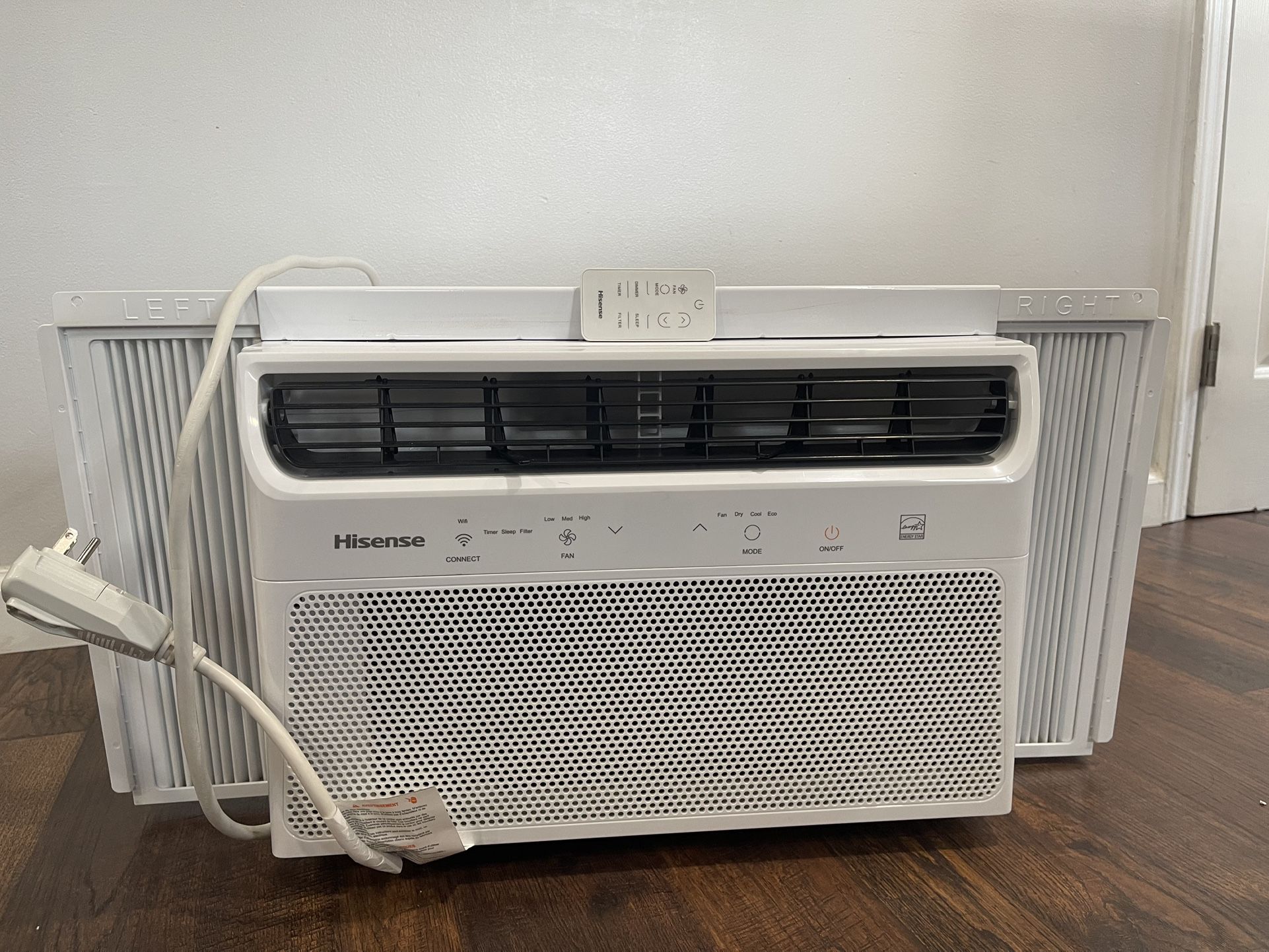 Hisense Window AC 8,000 BTU, White (Includes Remote)