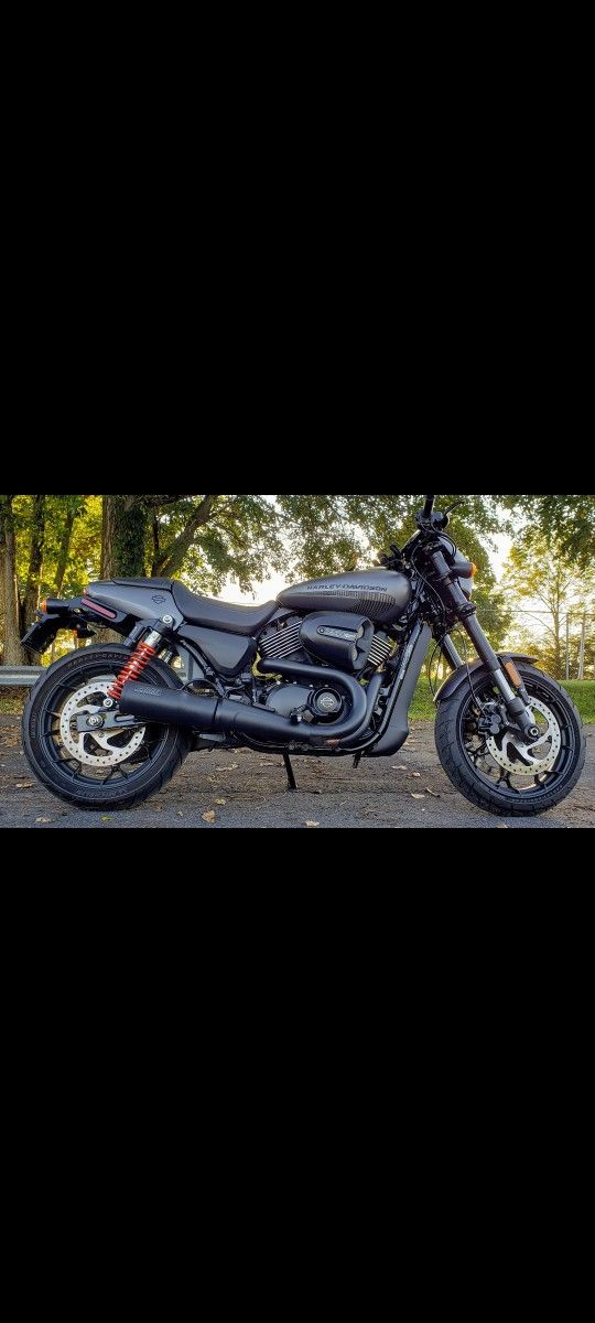2017 Harley Davidson 750 Street Rod.