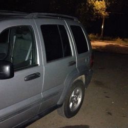 2007 Jeep Liberty 4WD Silver