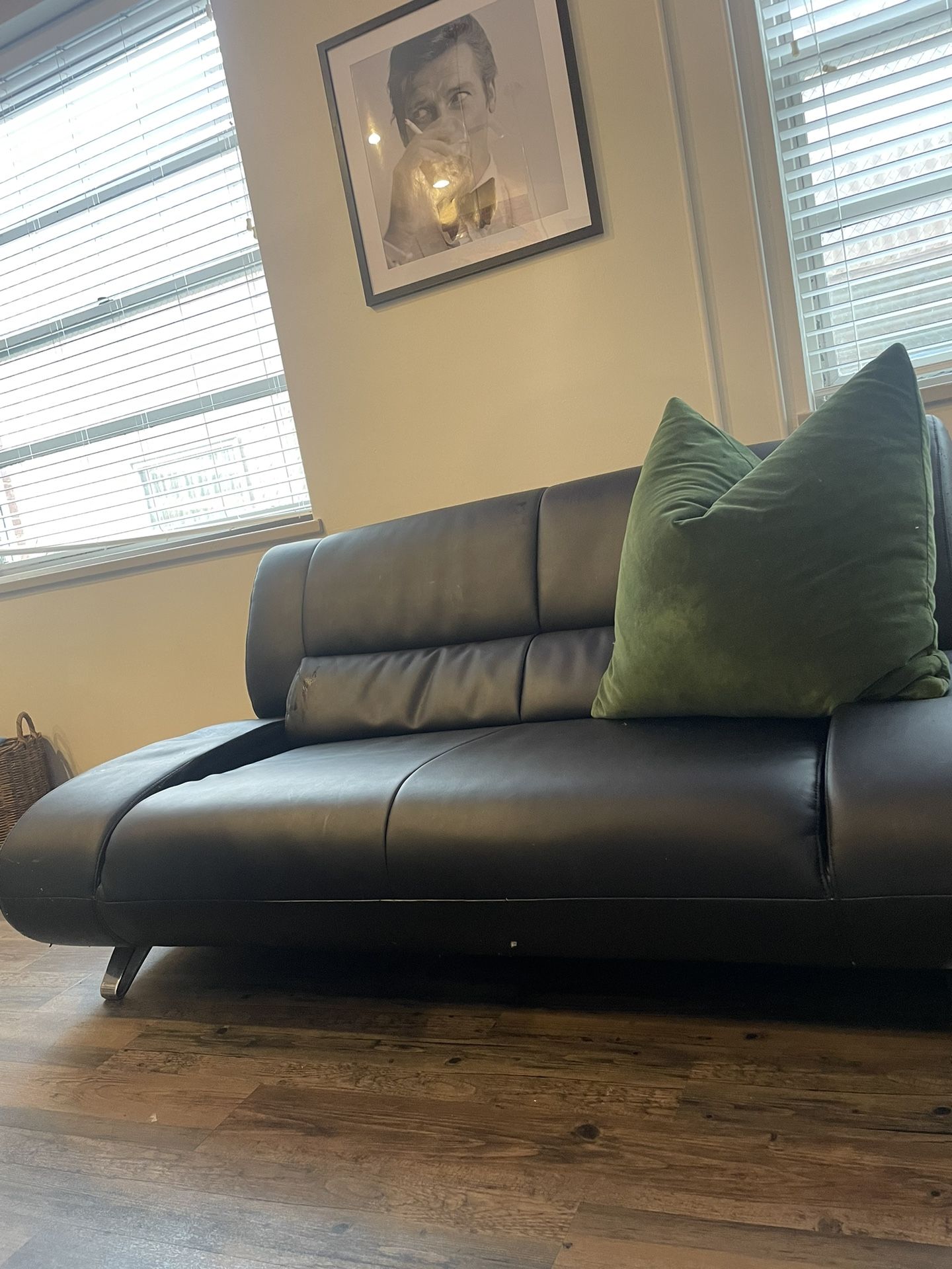 Sleek Leather Couch for Sale in Wichita, KS OfferUp