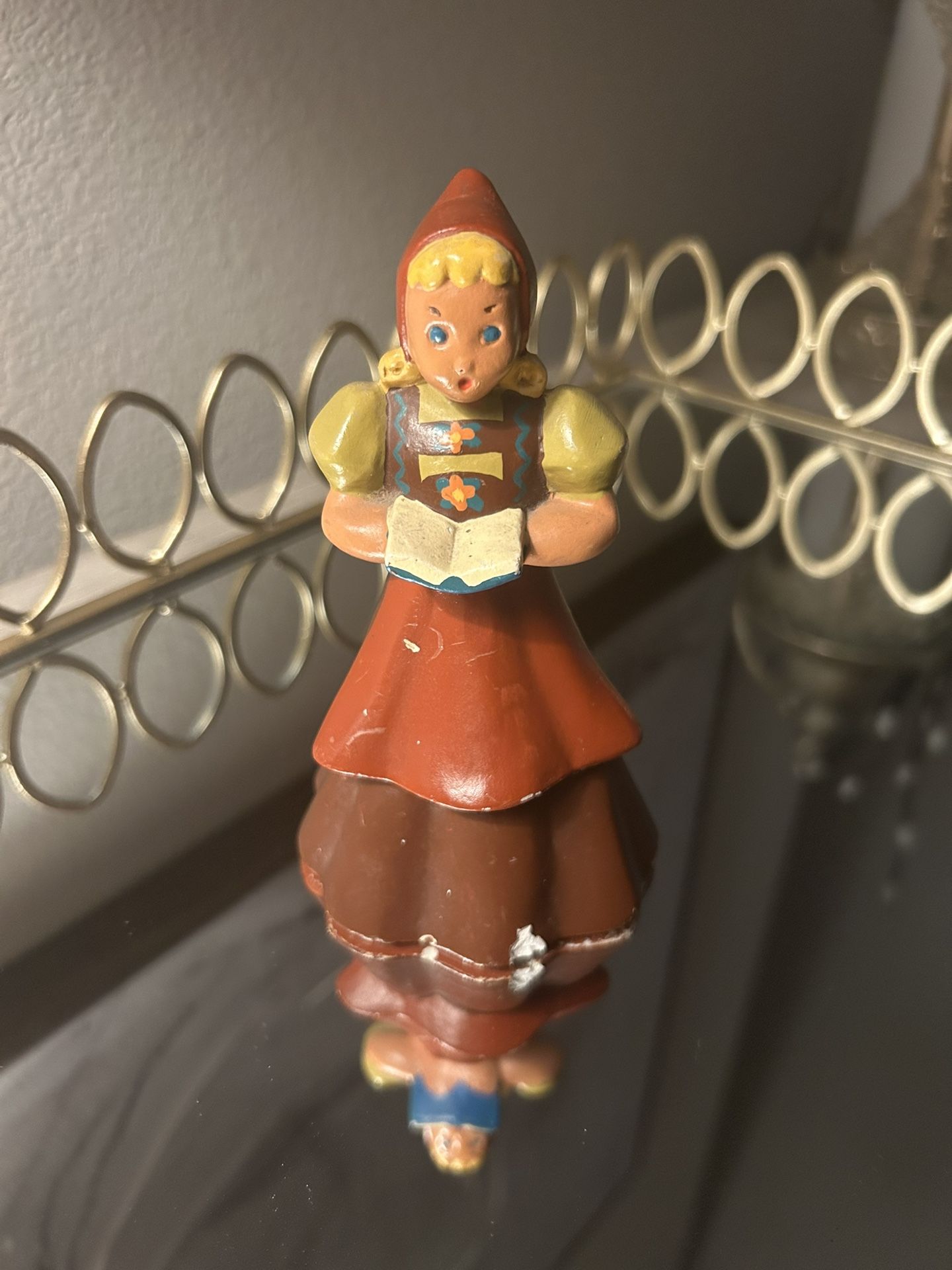 TRUDI VINTAGE BARNWARE