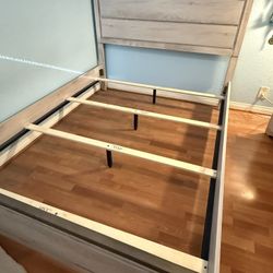 Queen wood bed frame- like new 