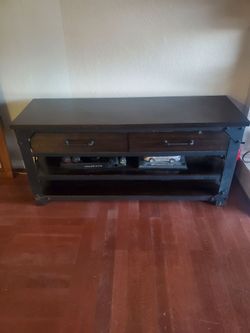 Entertainment center